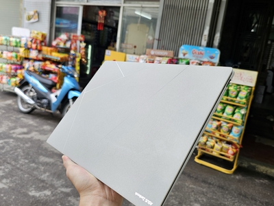 Asus Zenbook Utra7-258V 32/1T 2.8k. oled.120hz 600nit 2