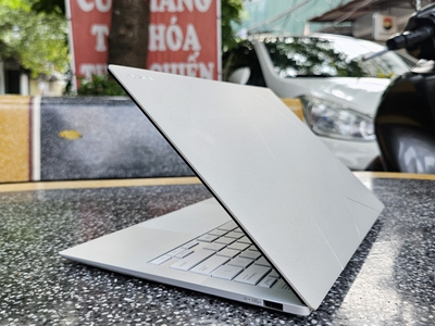 Asus Zenbook Utra7-258V 32/1T 2.8k. oled.120hz 600nit 4
