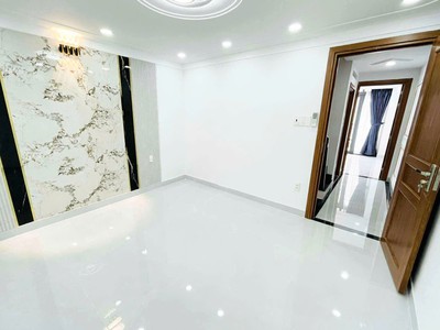 Bán nhà mới 3 tầng, hoàn công đủ, 43m , 6.9 tỷ, nguyễn văn quỳ, quận 7  phường phú thuận 3