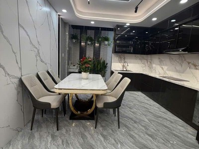  nhà 5 tầng full nội thất xịn   đường xe hơi 6m thông huỳnh thị hai   tô ký   gần đh gtvt 2