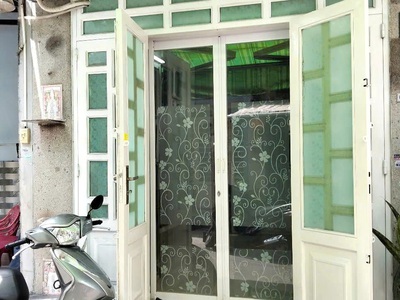 Nhà 3 lầu st ba đình p8q8, giá : 4 tỷ  bớt lộc 0