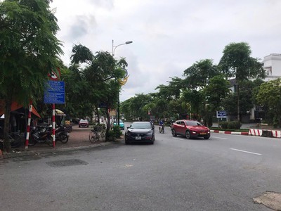 Nhà tư đình chủ cần bán gấp . ngõ thông - gần phố cổ linh - bát khối - khu vực phát triển 4