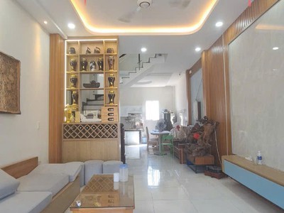 Nhà bán quá đẹp bưng ông thoàn - 3 tầng - hoàn công đủ   vị trí gần kcn cao q9   đường xe tải 4