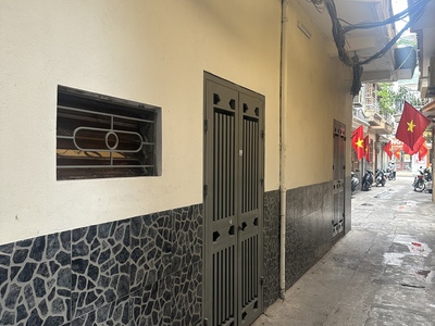 Nhà phân cán bộ - chủ xác định bán đất tặng nhà - ô tô dừng đỗ ngày đêm - 3 mặt ngõ   3 tầng 1