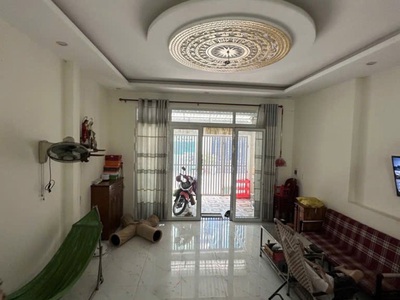 Giảm mạnh 400tr  nhà vuông 3 tầng, đường 7m, 92m2   thạnh lộc 22 q12 0