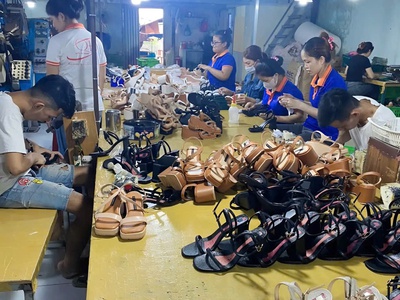 Xưởng sx giày Quốc Định lấy từ 5 đôi vẫn giá sỉ 3