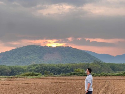 Gia đình tôi cần bán lô đất ruộng cách chợ đúng 300m 3