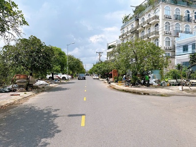 Bán nhà mặt tiền , lô gốc ,phạm hùng nối dài  300 m2 ,ngang 15m chỉ 16,5 tỷ 1