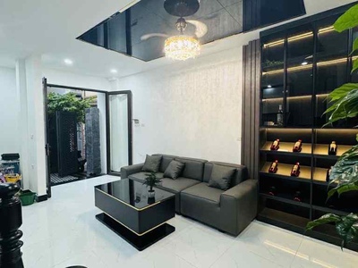 Hoàng hoa thám-dt 54m-giá chỉ 8,6 tỷ-gần ô tô-2 thoáng-sân vườn đẹp-full nội thất 2
