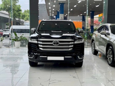 Bán Toyota Land Cruiser LC300 màu đen, Nội thất kem, sản xuất 2024. 0