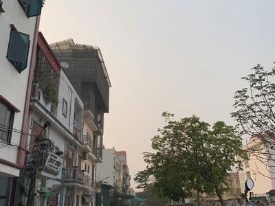 Chính chủ cần bán nhanh nhà mới xây xong đối diện tiểu học Đông La Hoài Đức 4