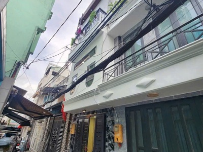 Nhà đẹp 2 lầu chỉ nhỉnh 2 đồng đường quang trung p10 gò vấ  gần BV hồng đức 0