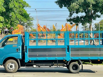 KIA K250L 2024   Thùng mui bạt rộng rãi  2