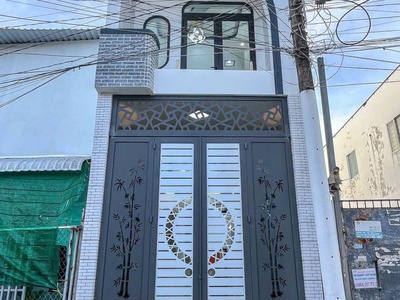 Bán gấp nhà phố 2 tầng   100m2   giá chỉ 2 tỷ 200 0