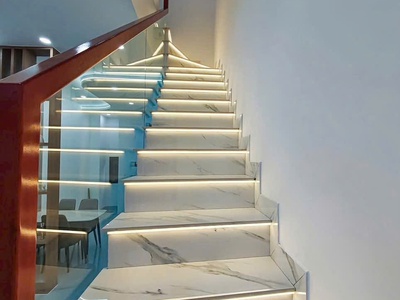 Nhà đẹp mặt tiền   102m2   giá chỉ 2 tỷ 400   sổ hồng riêng 7