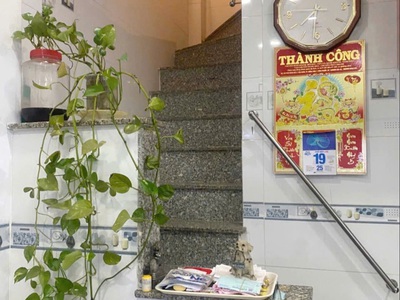 Căn góc 2 tầng mt đường ụ cây p10q8. giá 3,45 tỷ tl 0