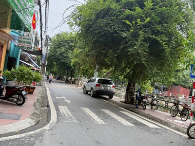 Cc gửi bán nhà dân xay 2 tầng kì bá, cách 1 nhà ra lý thái tổ 3