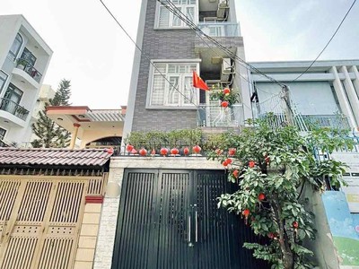 Mặt tiền đường khu vip p1 - sát vách q1 - 4 tầng btct 5pn 5wc - thông số vàng nở hậu 4.25 nở hậu 0