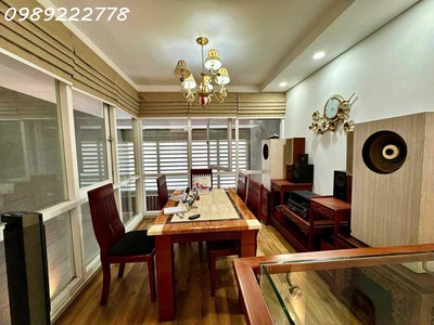 Siêu phẩm   hú nhuận  -p11- đẹp thiết kế xịn - hxh thông sát mt huỳnh văn bánh - ô tô 7 chỗ ngủ bên 4