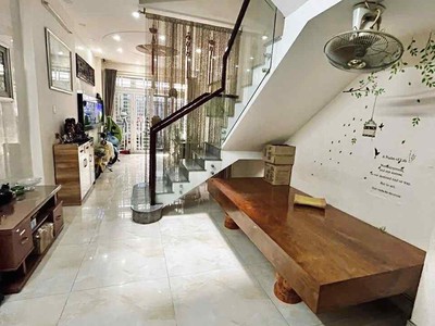 Mặt tiền đường khu vip p1 - sát vách q1 - 4 tầng btct 5pn 5wc - thông số vàng nở hậu 4.25 nở hậu 1