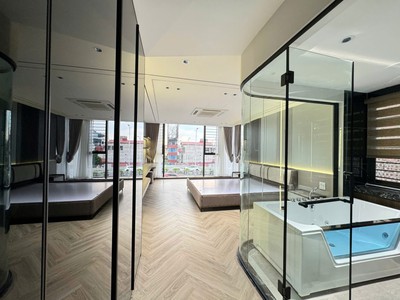 Bán nhà trung tâm gia thụy long biên 41m2 7t, gara ô tô, thang máy, full nội thất - 1x tỷ 2