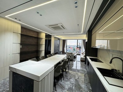 Bán nhà trung tâm gia thụy long biên 41m2 7t, gara ô tô, thang máy, full nội thất - 1x tỷ 1