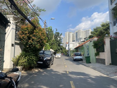 Chủ gấp bán, giảm 5 tỷ - căn góc 2 mặt tiền nguyễn duy hiệu - thảo điền quận 2 0