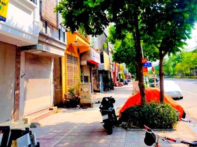 Hiếm nhà mặt phố ngô gia tự,vỉa hè đá bóng,contener tránh nhau,90m, mt 4.5m,kd,nhỉnh 28 tỷ 0