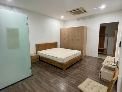 Cho thuê căn hộ mặt phố thụy khuê, 12tr/tháng. 80m, 2 ngủ, 1 vs. có thang máy, ô tô tận cửa. 2