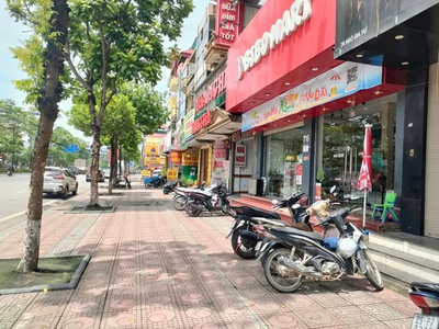 Siêu đất mặt phố trường chinh   500m    20m mặt tiền   giá chỉ 180 tỷ 0