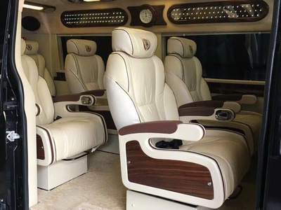 Cần bán xe Ford Transit Limousine 2015 3