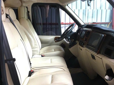 Cần bán xe Ford Transit Limousine 2015 4
