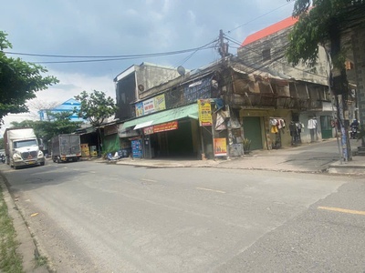 Ngộp bank giảm 4tỷ bán nhà kinh doanh, lô góc, ngang gần 12m. 2