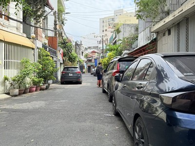CHƯA ĐẾN 9 TỶ - có ngay nhà hẻm xe hơi đỗ cửa Quận 3 - gần 40m2, 3 tầng, vị trí cực đẹp. 0