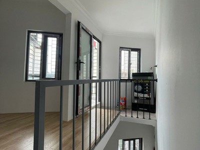 Hiếm bán nhà giải phóng   mặt ngõ ô tô tránh, 4 tầng kiên cố   chỉ 3.9 tỷ, sổ đỏ sẵn 0
