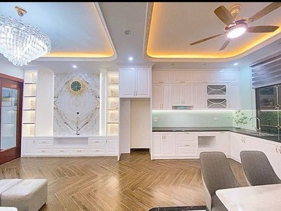 Hiếm bán nhà - 55m, 7 tầng trung tâm nguyễn văn cừ, đi bộ ra chợ -20m ra phố, thang máy - giá 10 tỷ 2