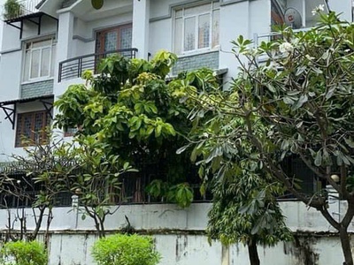 Chính chủ bán mặt tiền nguyễn văn lượng, p.17, gò vấp: diện tích  9x18m , giá 31 tỷ. liên hệ: 1