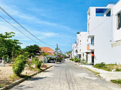 Bán lô đất cực đẹp mặt tiền  đường võ văn dũng hòn xện - phường bắc nha trang  vĩnh hòa cũ 1