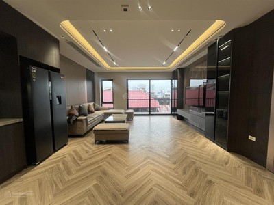 Siêu phâm mặt phố hồng tiến,dt80m,8 tầng thang máy,kd dòng tiền,vỉa hè.hơn 30  tỷ 2