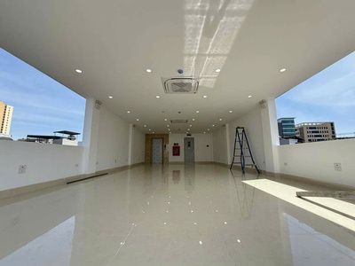 Mặt phố  mặt phố cực vip quận thanh xuân là em phố nguyễn ngọc nại với diện tích 105m tòa nhà 9 tầng 2