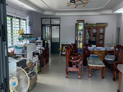 Chủ cần bán nhà và đất :  xã long điền - tphcm    tổng : 750 m2 - có 200 thổ cư . có sẵn nhà 3