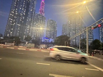  hẻm xe hơi   nguyễn hữu cảnh, p.22, bình thạnh  sát landmark 81   bao đầu tư sinh lời 0