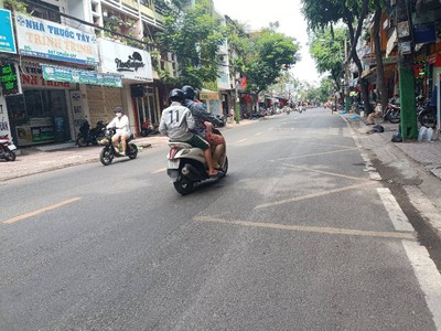  cơ hội sở hữu ngôi nhà 3 tầng   vị trí đắc địa  0