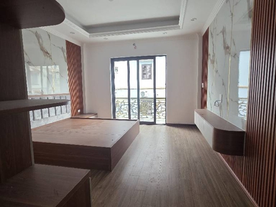 Hiếm  nhà tư đình 6 tầng thang máy - sân để 5 ô tô - đón đầu cầu trần hưng đạo 4
