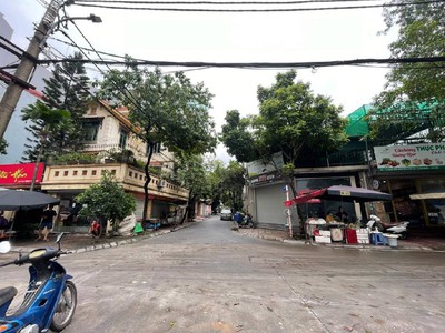 Nhà nguyễn sơn 66m  - ô tô đỗ cửa - cách berriver 10 bước chân - sổ vuông vắn 0