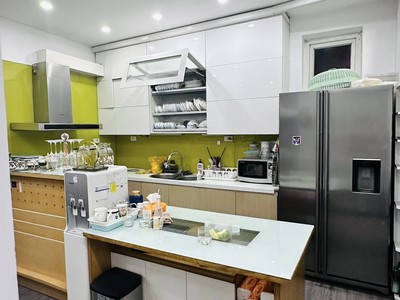 Tòa 137 nguyễn ngọc vũ 113m2, 3pn, góc thoáng, nội thất đẹp, 8.95 tỷ tt cầu giấy 2