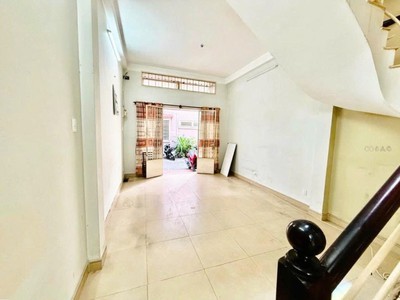 Phú nhuận - nhà 3 tầng 76m2  4x19  - 6 phòng ngủ - hẻm rộng - nhỉnh 8 t.ỷ 1