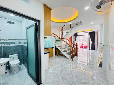 Nhà 2 tầng lô góc 2 mặt hẻm 38m2 hxh gần mặt tiền bùi văn ngữ sát bên chợ ngã ba đông quang. hiệp 1