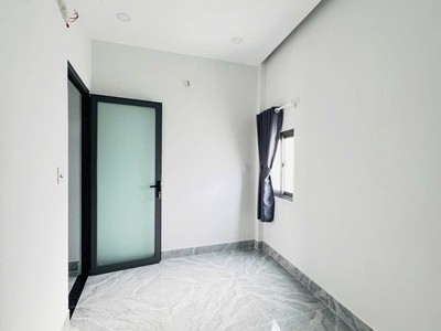 Nhà 2 tầng lô góc 2 mặt hẻm 38m2 hxh gần mặt tiền bùi văn ngữ sát bên chợ ngã ba đông quang. hiệp 4