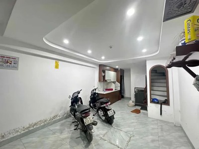 Tt đống đa - 6 tầng - cách phố khoảng 40m - giá ưu đãi chưa đến 9 tỷ 2